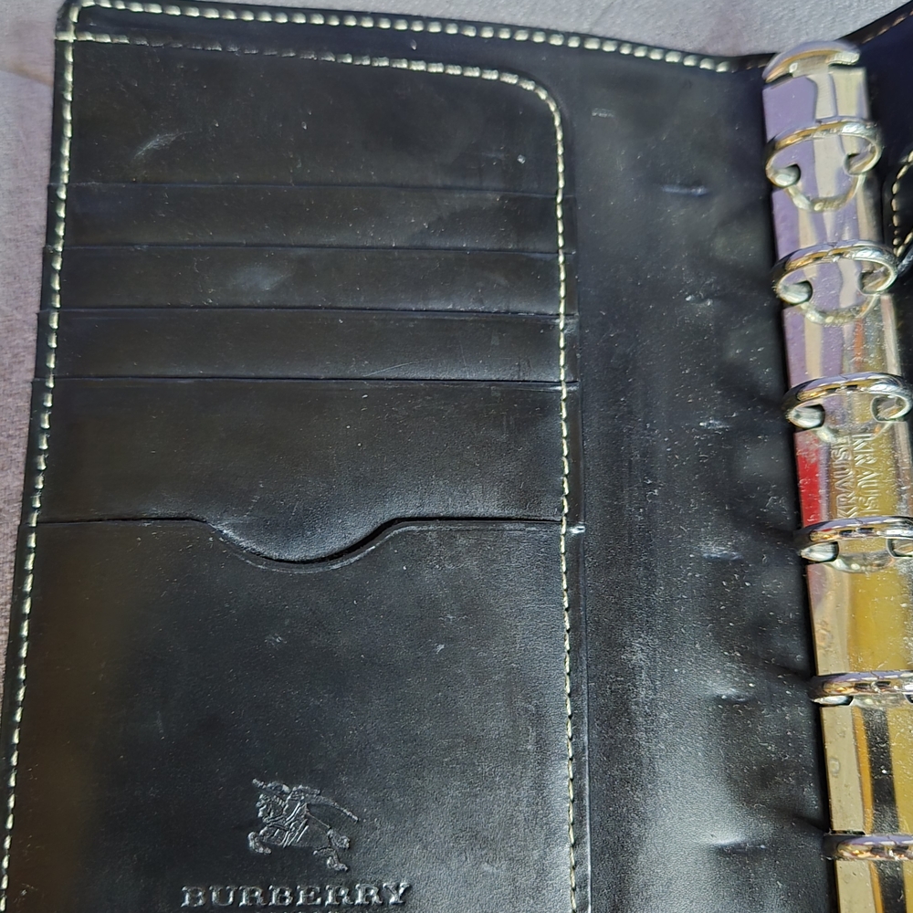 Burberry Black Leather Cover - Picture 6 of 7